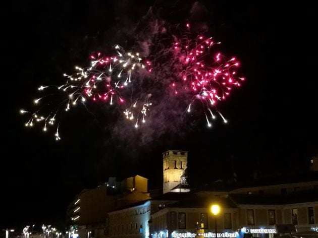 Fuegos artificiales desde el Parque del Cementerio