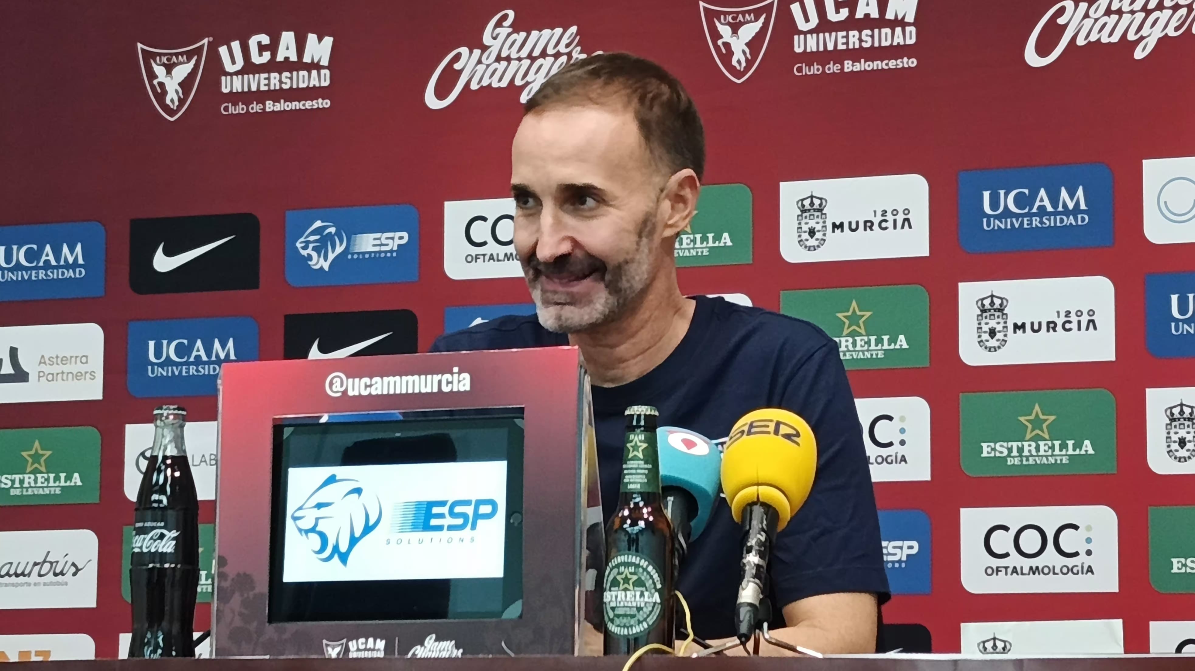 Sito Alonso en la sala de prensa del Palacio