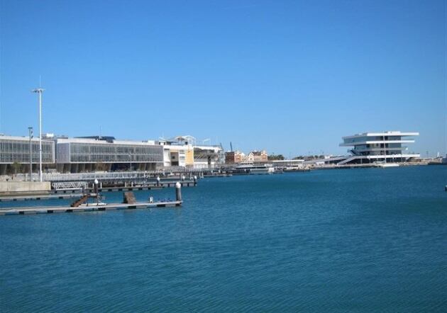 Entorno de la base en el puerto de València