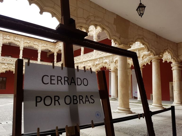 La Junta ha precedido esta mañana al cierre preventivo del edificio.