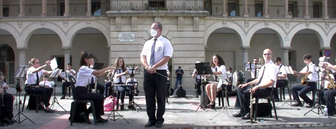 Banda de Música ‘Maestro Amador’ bajo la dirección de Ernesto Gómez Menor