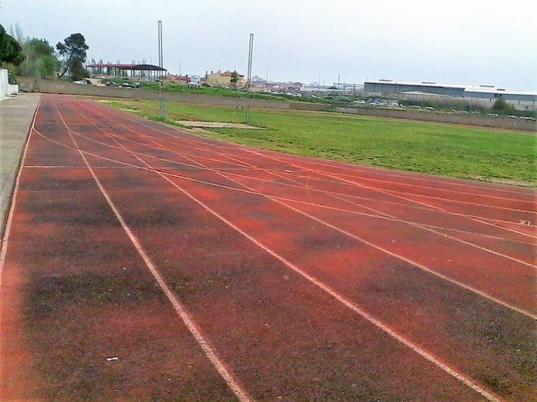 Actual pista de atletismo en las instalaciones del &quot;Mariano de La Paz&quot;