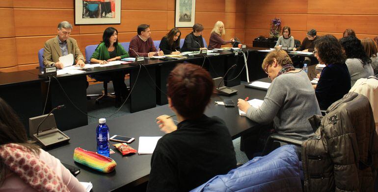 Imagen de archivo de una mesa de negociación anterior