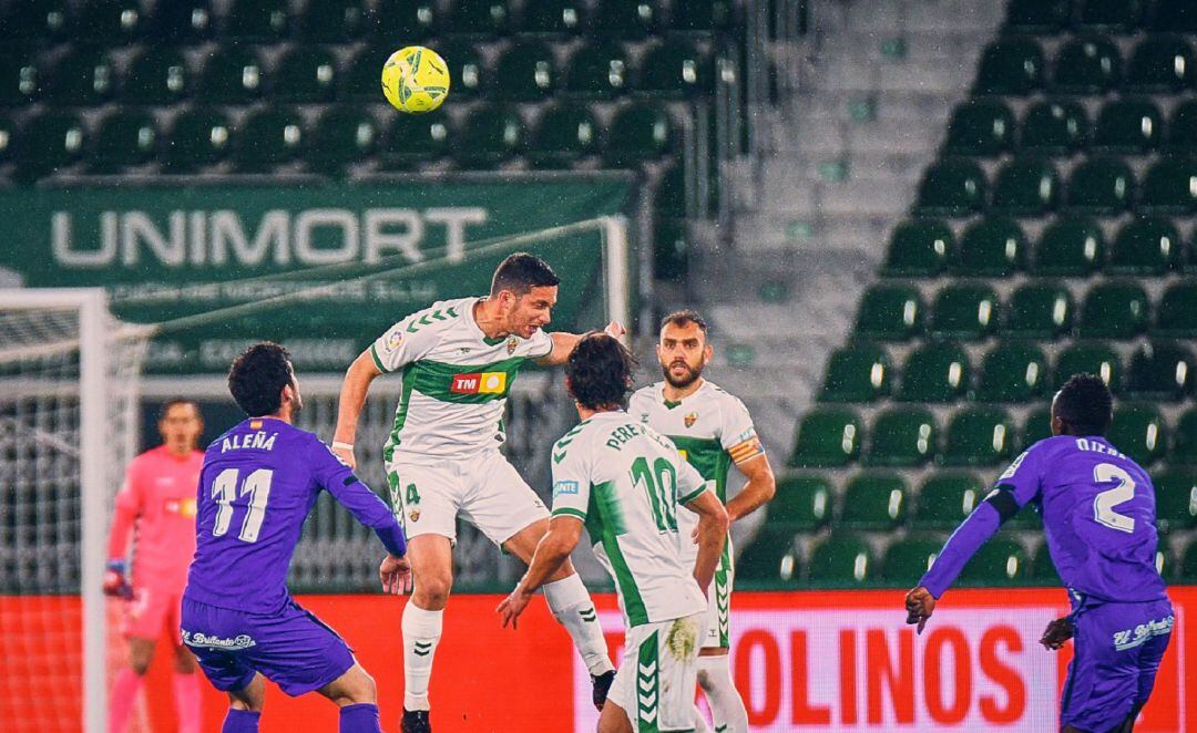 Un momento del Elche-Getafe que se jugó en el Martínez Valero