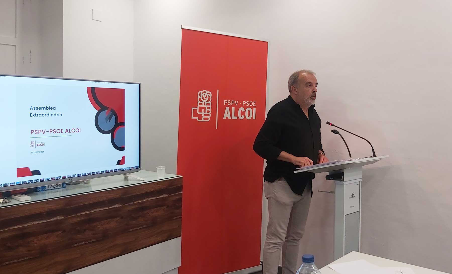 Jordi Martínez, secretario general de los socialistas alcoyanos los últimos siete años, ha hecho un balance de su labor al frente de la agrupación