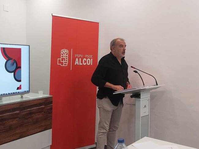 Jordi Martínez, secretario general de los socialistas alcoyanos los últimos siete años, ha hecho un balance de su labor al frente de la agrupación