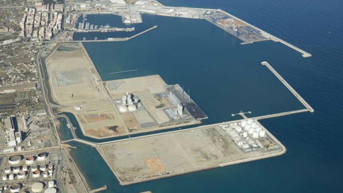 Hallan el cadáver de un hombre flotando en un dique del Puerto de Castellón
