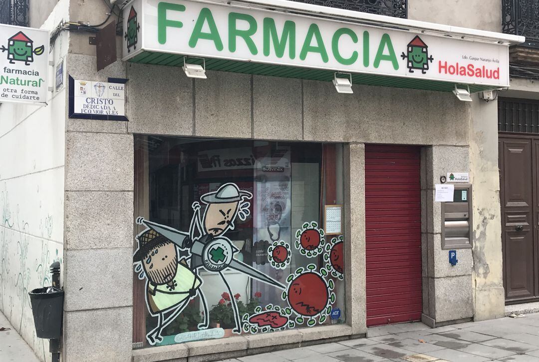 El farmacéutico Gaspar Naranjo ha utilizado al ingenioso hidalgo Don Quijote de la Mancha y a su escudero para combatir al coronavirus 