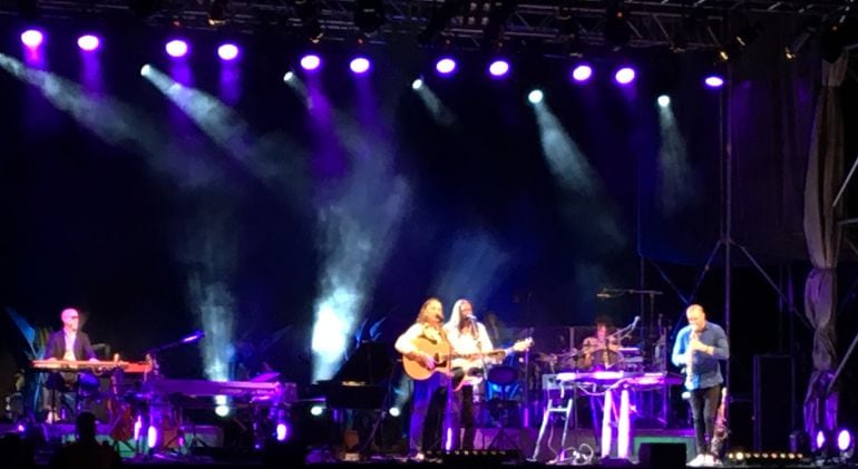 El cofundador de Supertramp, Roger Hodgson, durante su concierto en la plaza de toros de Úbeda