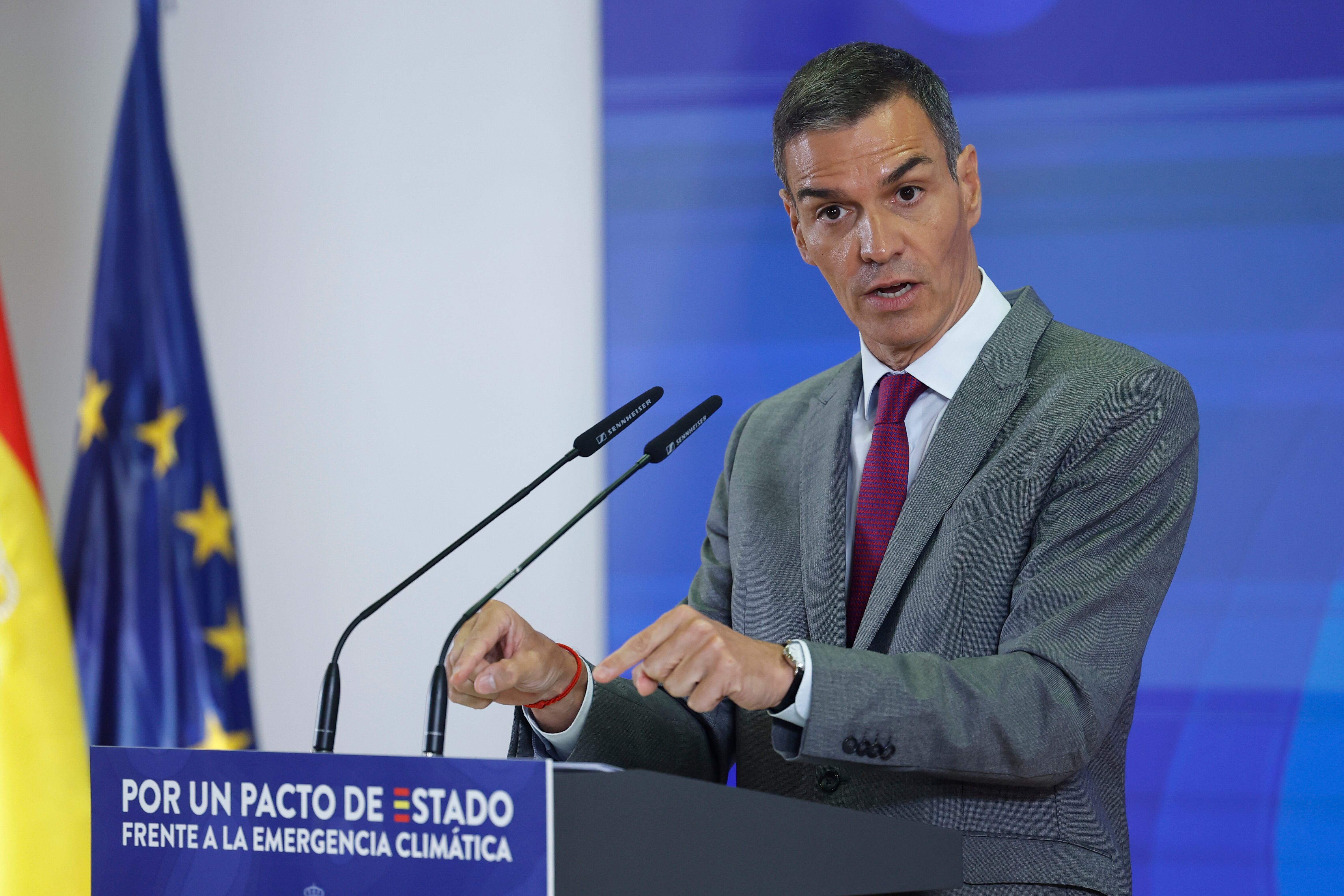 El presidente del Gobierno, Pedro Sánchez, durante la clausura del acto Por un pacto de Estado frente a la emergencia climática, este lunes en Madrid.
