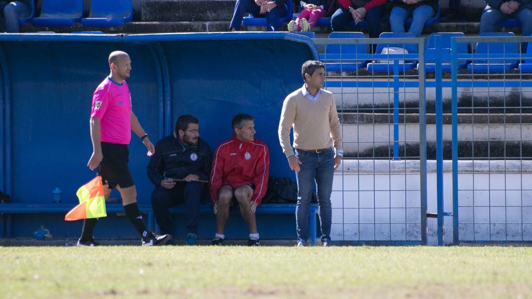 Pepe Masegosa dirigiendo a su equipo en La Juventud