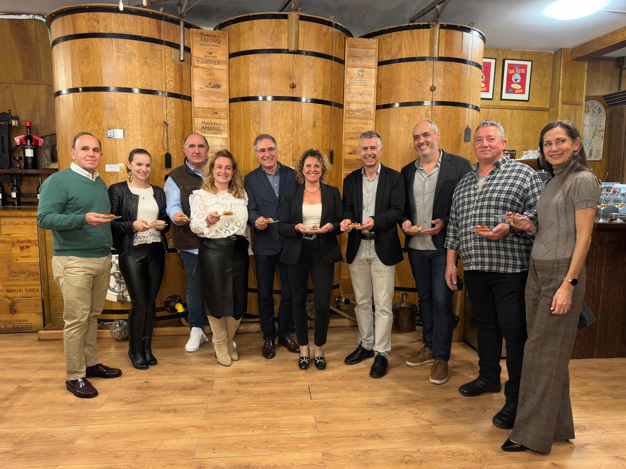 La inauguración tenía lugar este miércoles por la tarde en Bodegas Langa