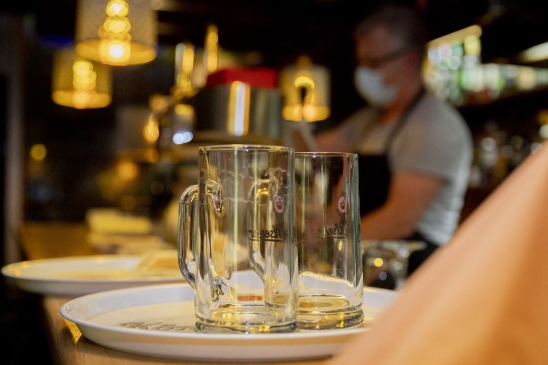 Imagen de archivo de un bar durante el coronavirus