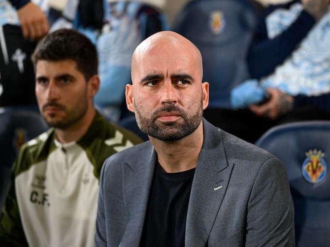 VILLARREAL, 26/04/2026.- El entrenador del Celta, Claudio Giráldez, durante el encuentro de la jornada 32 de LaLiga que Villarreal CF y Celta de Vigo disputan este domingo en el estadio de La Cerámica. EFE/Andreu Esteban