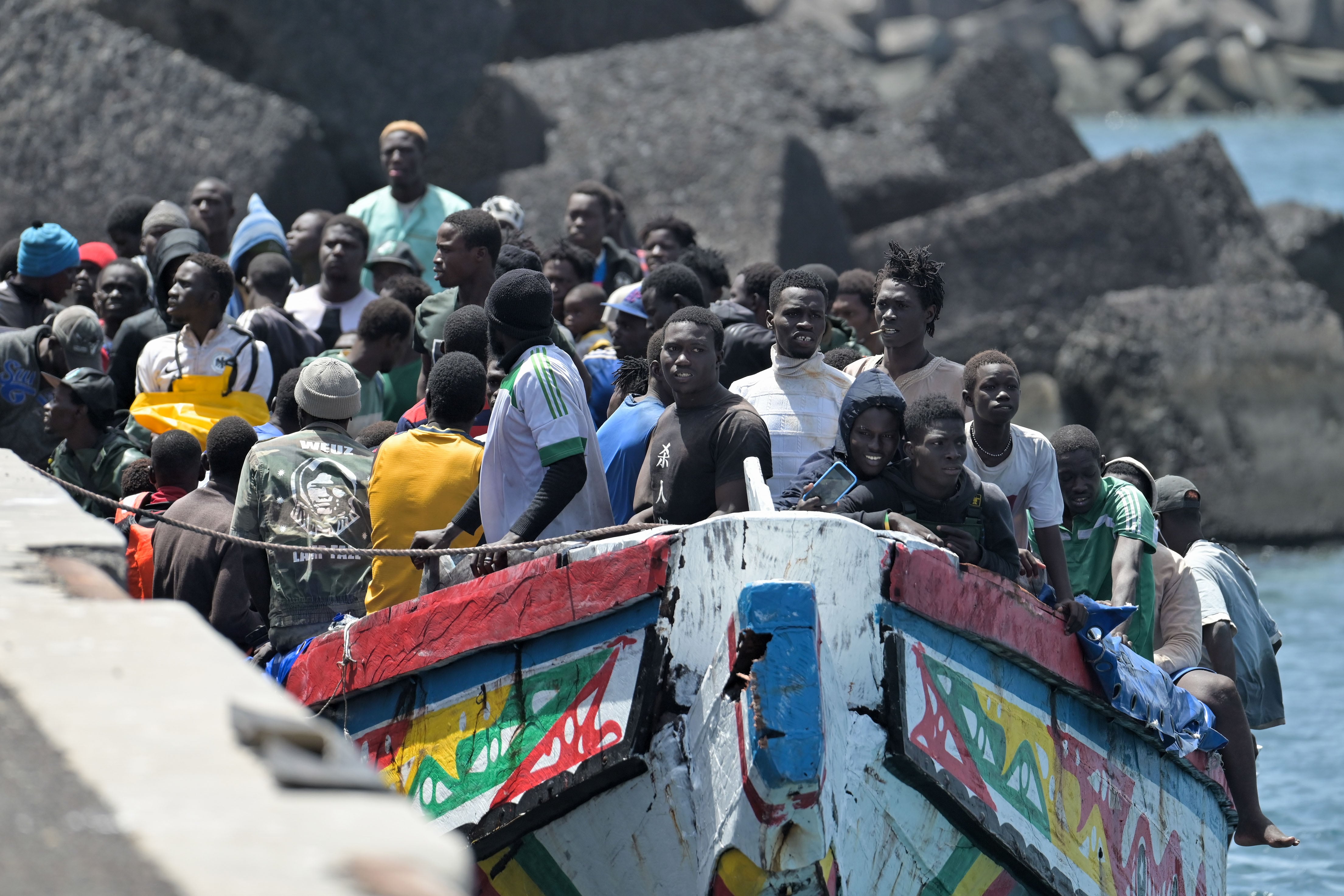 Según el documento que baraja el Ministerio de Juventud e Infancia del Gobierno de España, Canarias, Cataluña, País Vasco, Ceuta, Melilla y Navarra son las seis regiones que supera su número óptimo de plazas de acogida de menores migrantes