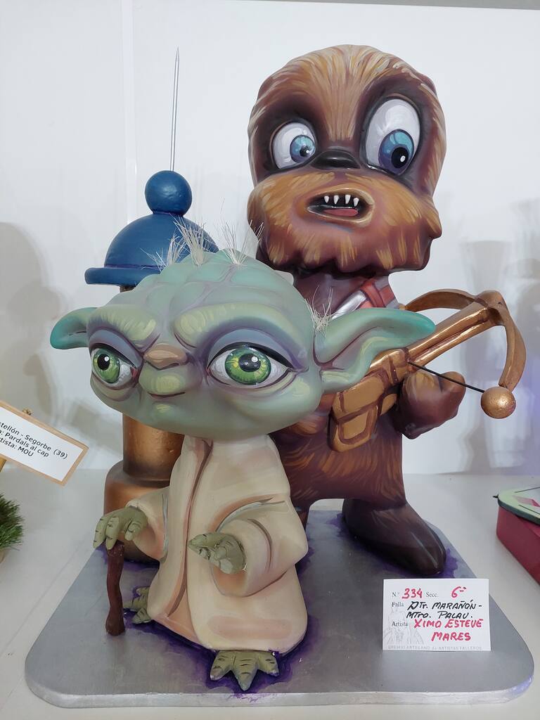 La Exposición del Ninot de las Fallas 2023 abre sus puertas con 750 figuras que rebosan diseño y sátira. Todas ellas quieren salvarse de las llamas gracias al voto popular.