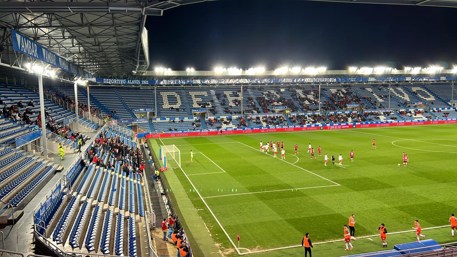 Mendizorroza durante el Mirandés - Sporting.