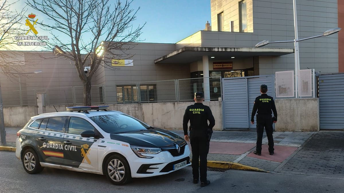 Detenido un hombre en Azuqueca de Henares por conducción temeraria.