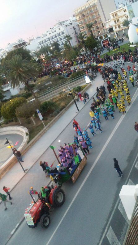 Un momento durante la rúa de Sant Antoni