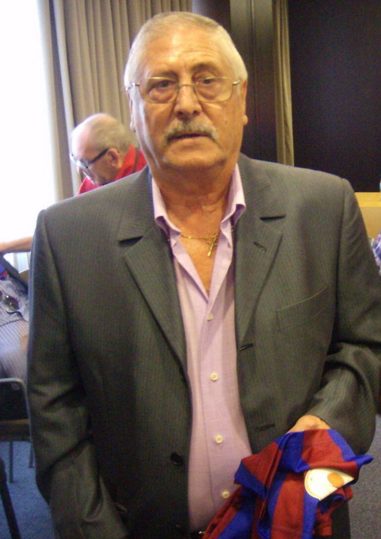 Juan Manuel Gil Alonso "Sosky" con la camiseta de su Deportivo Eldense