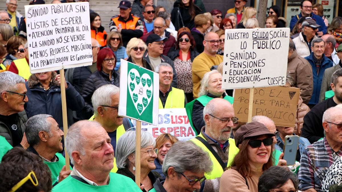 Los eldenses han respondido a la llamada de la Plataforma de Pensionistas Elda - Petrer