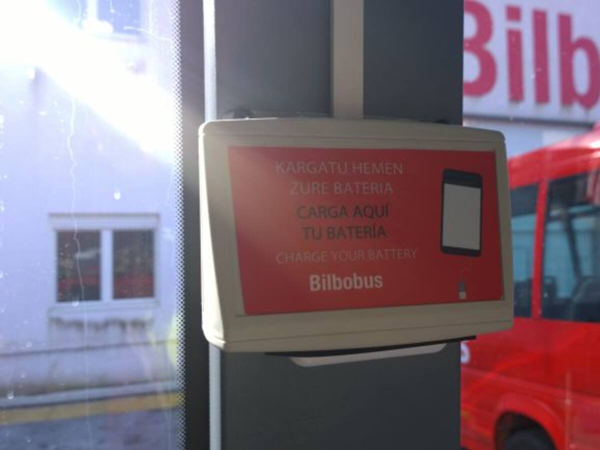 Los nuevos Bilbobus te permiten cargar el móvil