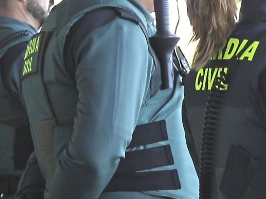 Guardia Civil. Detenidos dos jóvenes como presuntos autores de robos en colegios de Nules