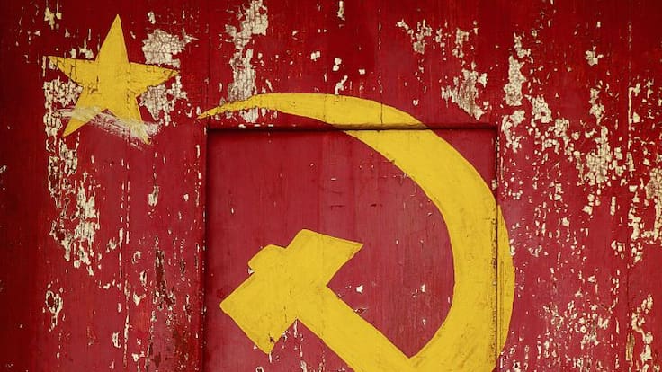 Ucrania se deshace de la hoz y el martillo