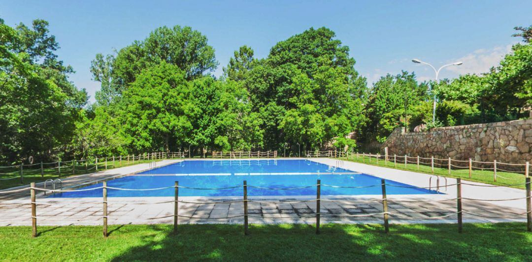 Piscina situada en las instalaciones de Venero Claro