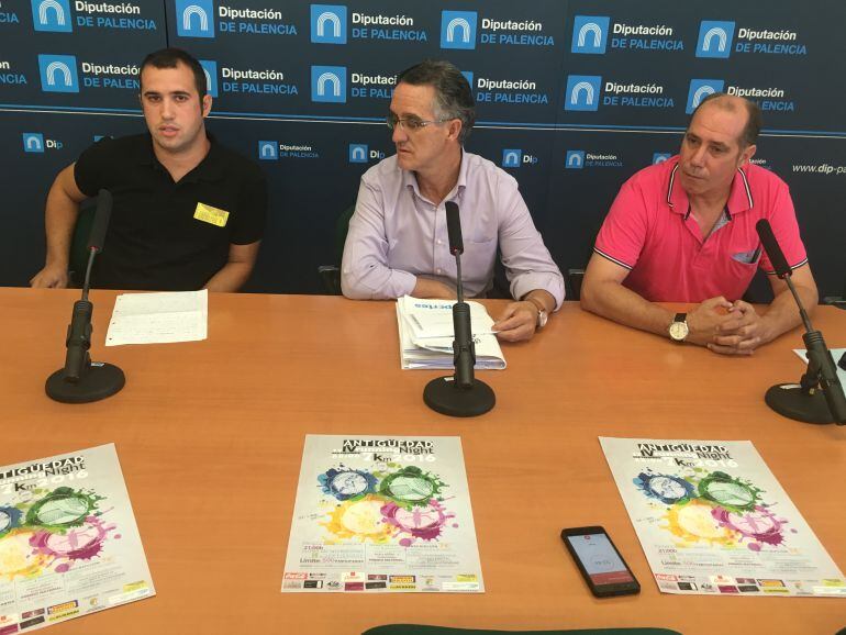 Javier Gallego, presidente de la Asociación Cerrato en Ruta, Gonzalo Pérez, diputado de Deportes y Fernando Cantero, alcalde de Antigüedad