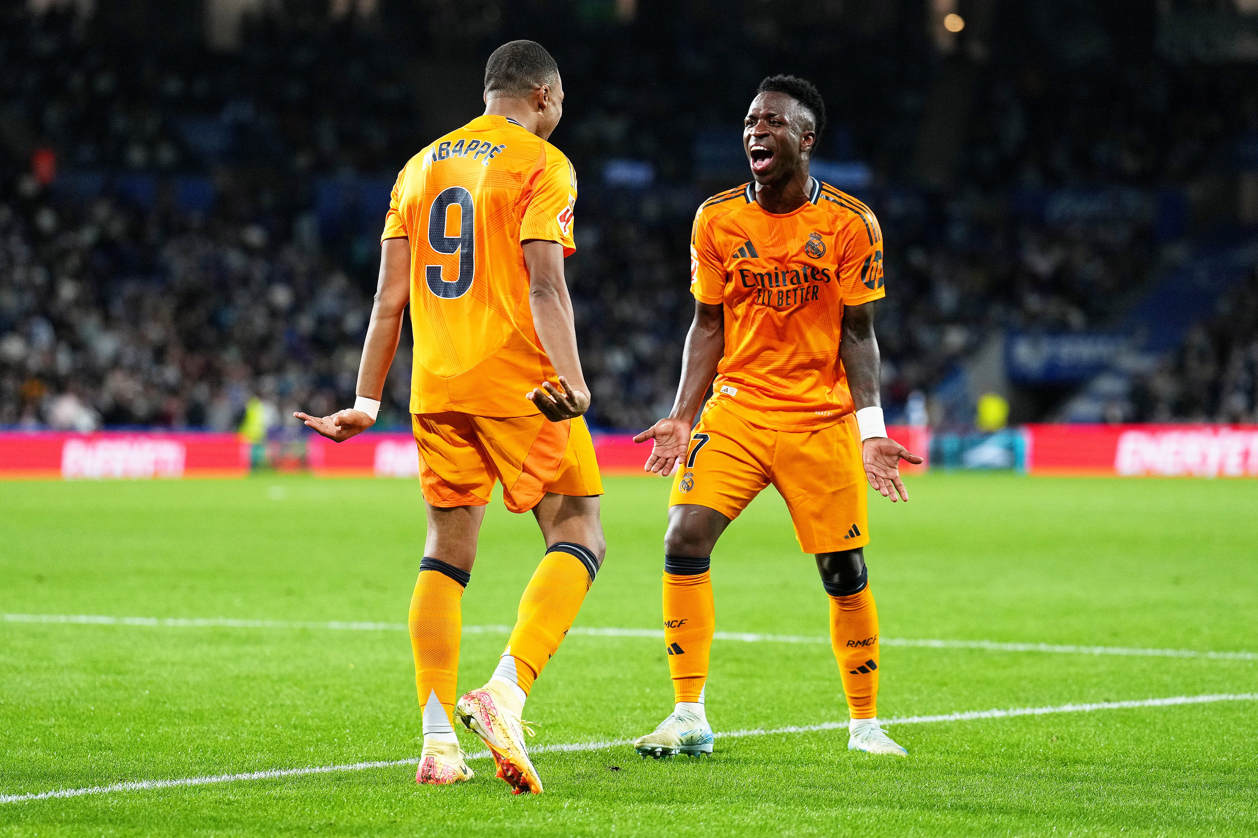 Mbappé y Vinicius celebran un gol en Anoeta