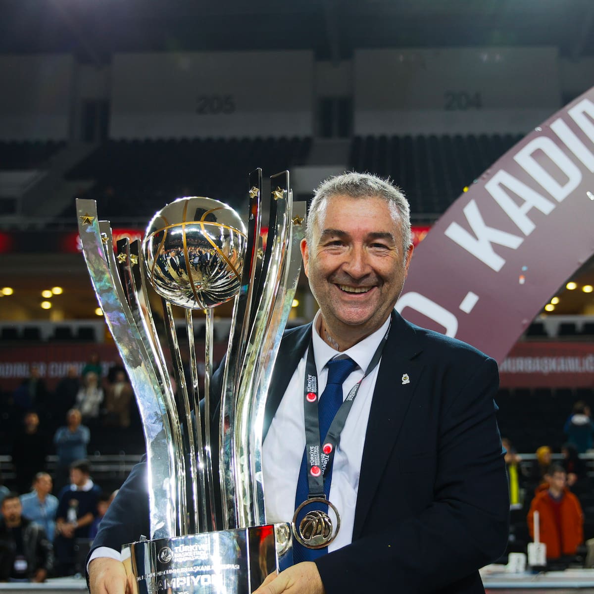 Miguel Méndez gana un nuevo título