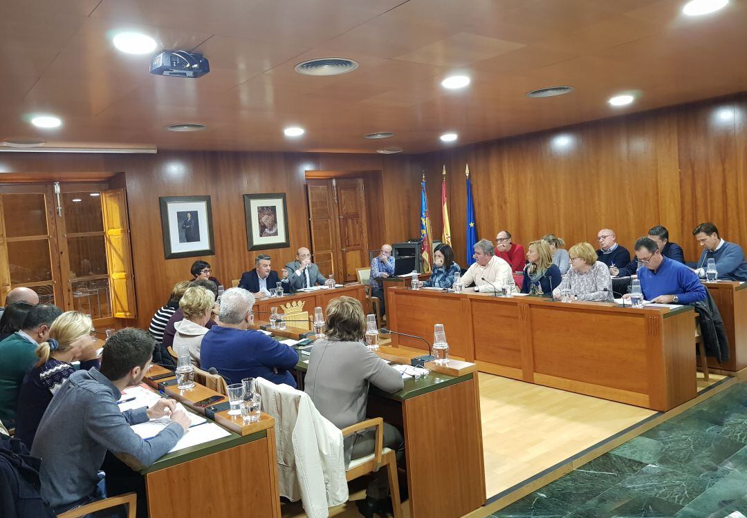 Momento del pleno del mes de noviembre, en el que se aprobó iniciar los trámites para declarar Bien Inmaterial de Relevancia Local el pasodoble &#039;Xàbia&#039;. 