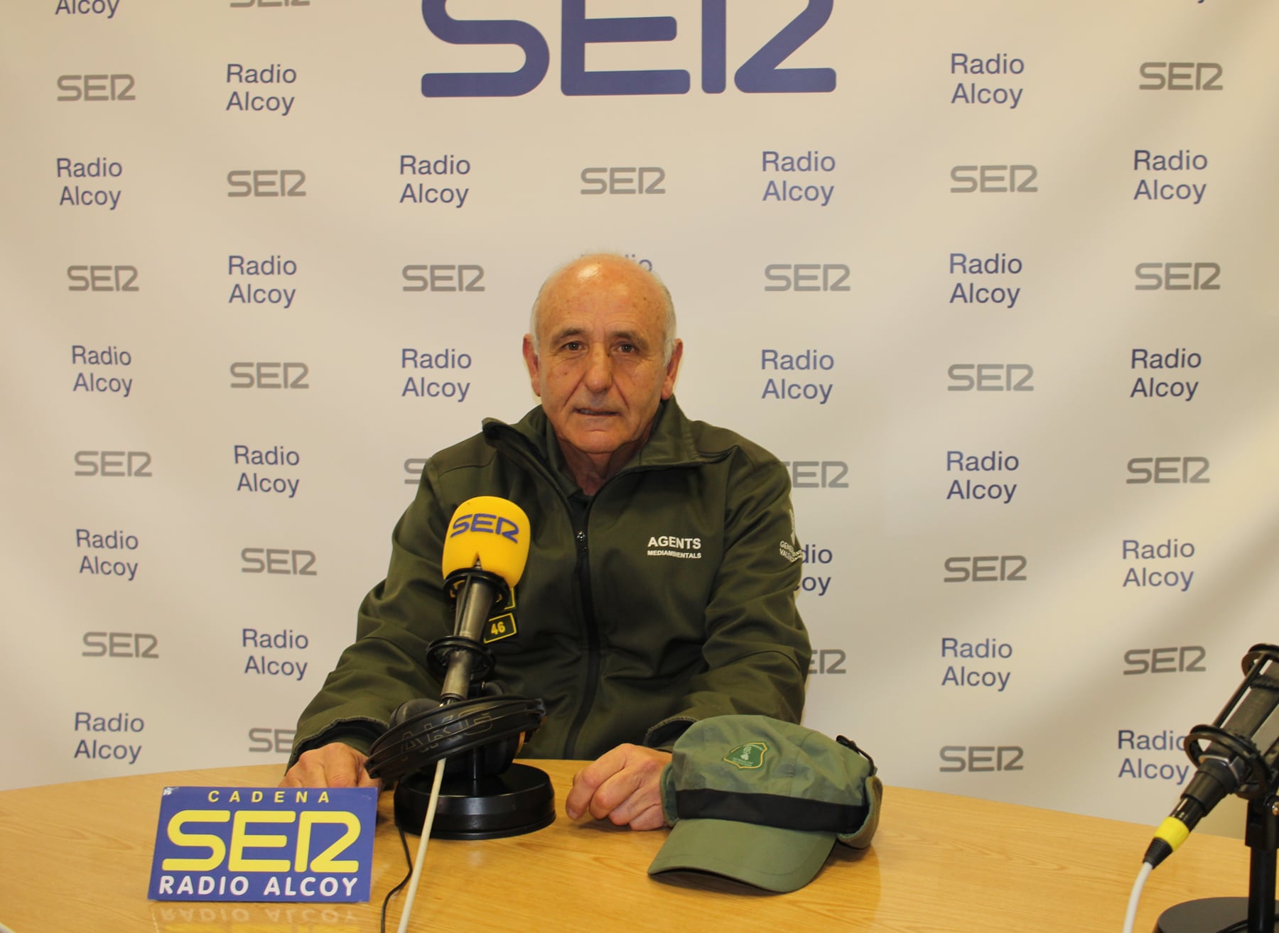 José Luis Cortés, en el estudio central de Radio Alcoy