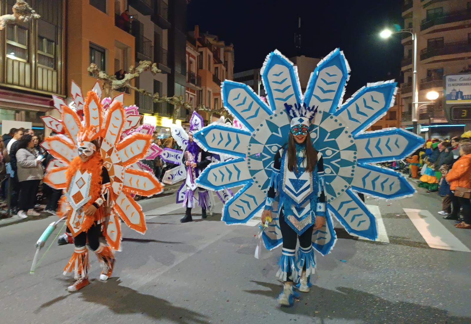 Desfile de Carnaval en Aranda 2023, Grupo Generación X disfraz Pieles Arcoiris
