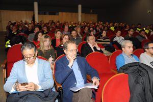 Nacho Herranz (Jefe de Gabinete) y Manuel Saravia (Urbanismo) en la asamblea de los trabajadores de Aguas de Valladolid