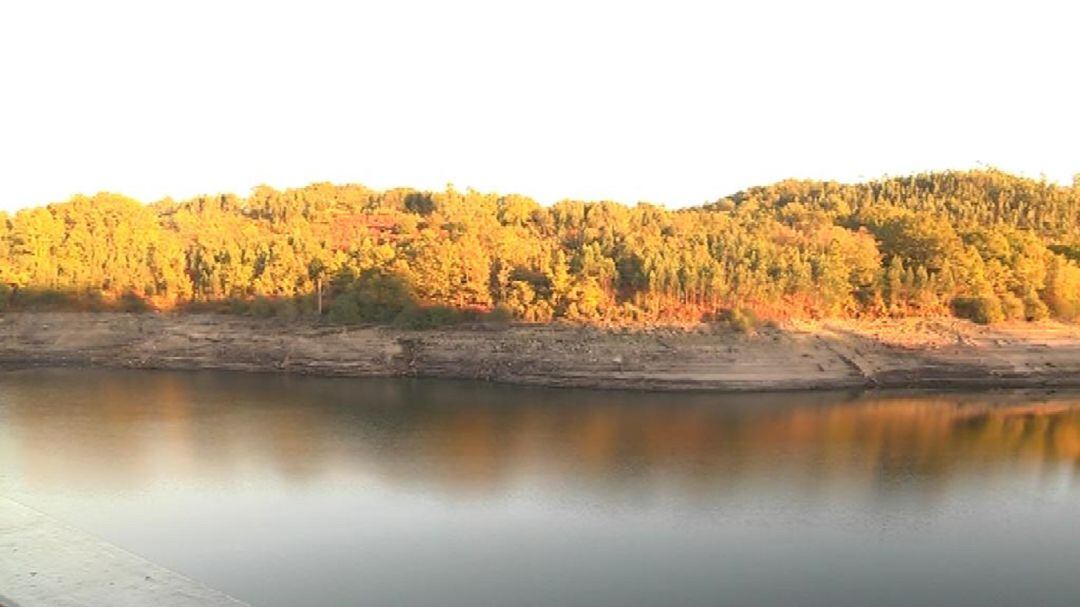 Imagen del embalse de Eiras durante la sequía del año pasado