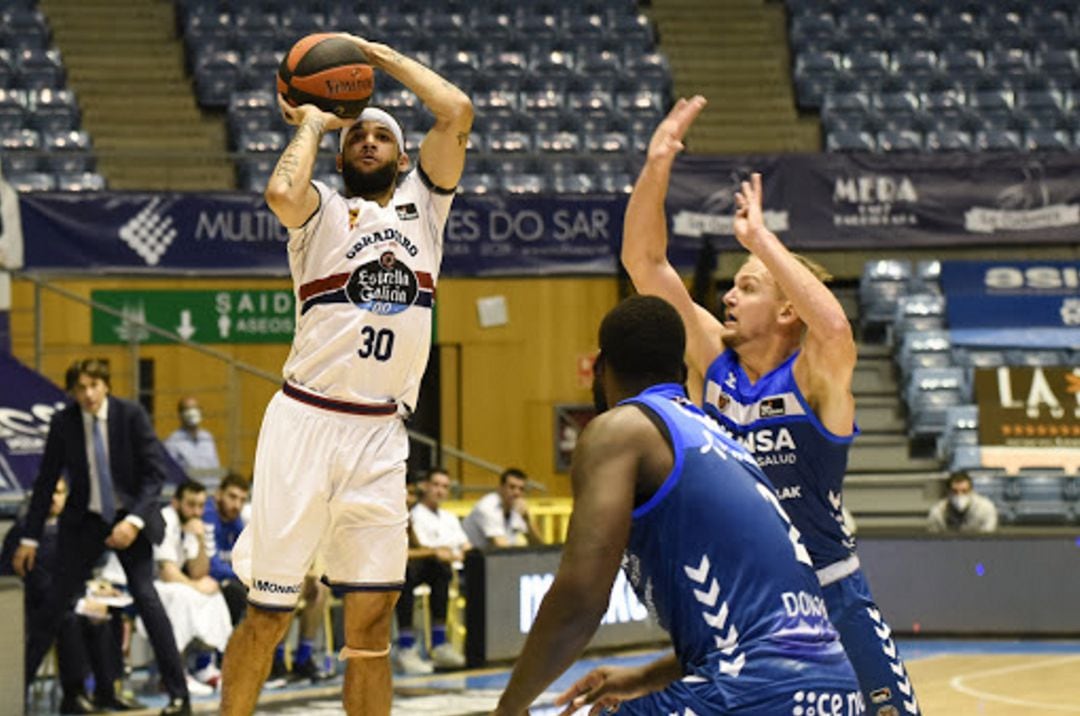 Imagen del partido entre GBC y Obradoiro