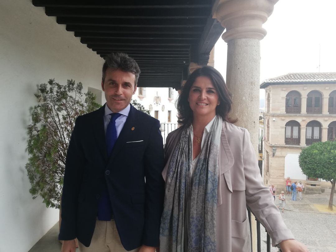 Francisco Ruíz Arrocha ha presentado a Nuria Barrera en la sala Capitular de la Colegiata de Santa María la Mayor