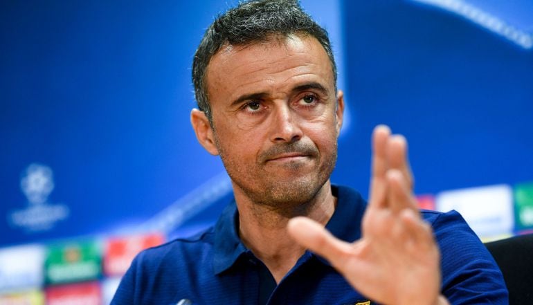 Luis Enrique responde a un periodista en rueda de prensa