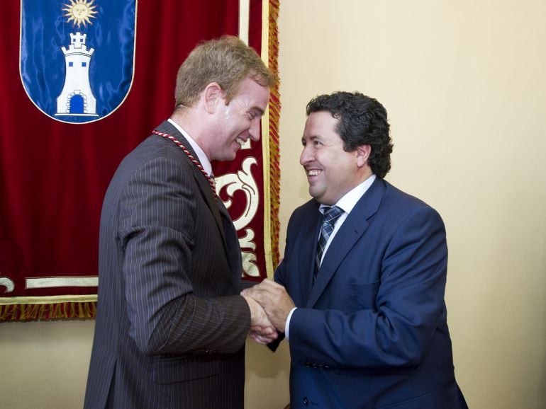 El ex alcalde de la Vall d&#039;Uixó Óscar Clavell junto al presidente provincial, Javier Moliner.