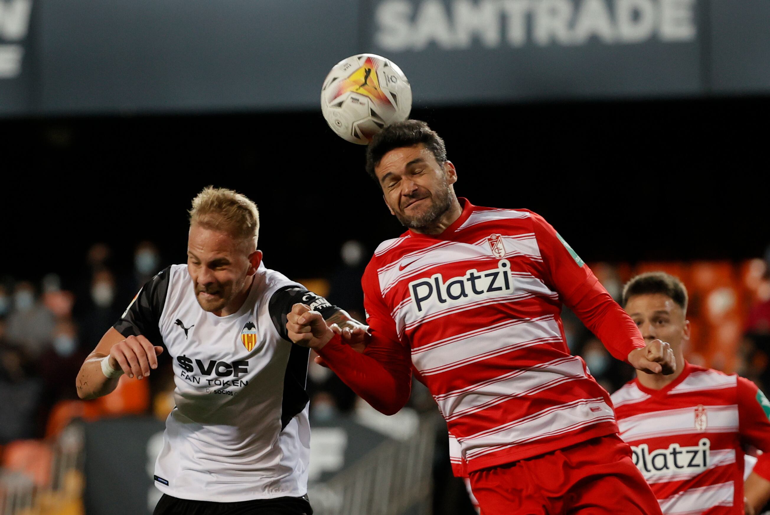 Jorge Molina, del Granada CF, contra el Valencia