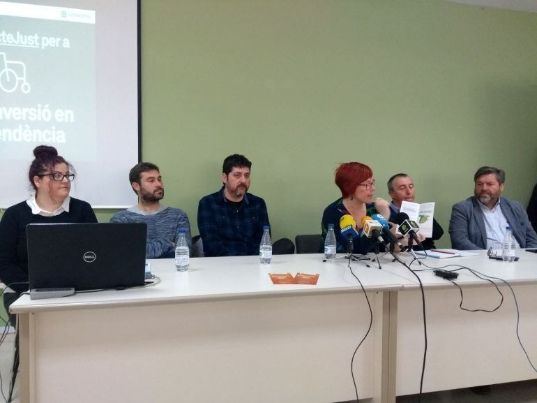 Presentación, en Dénia, de la campaña "Per un tracte just" de Compromís.