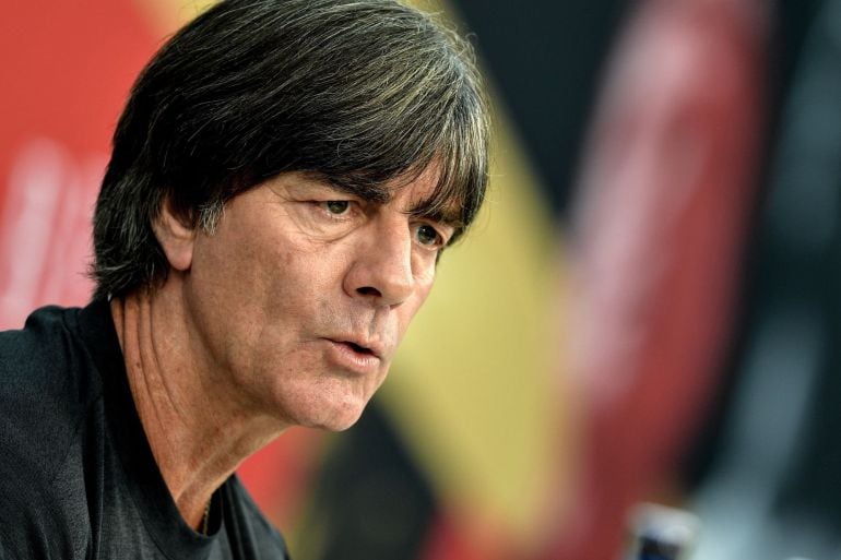 Joachim Löw ofrece una rueda de prensa tras el entrenamiento del equipo en Appiano sulla Strada del Vino, Italia.