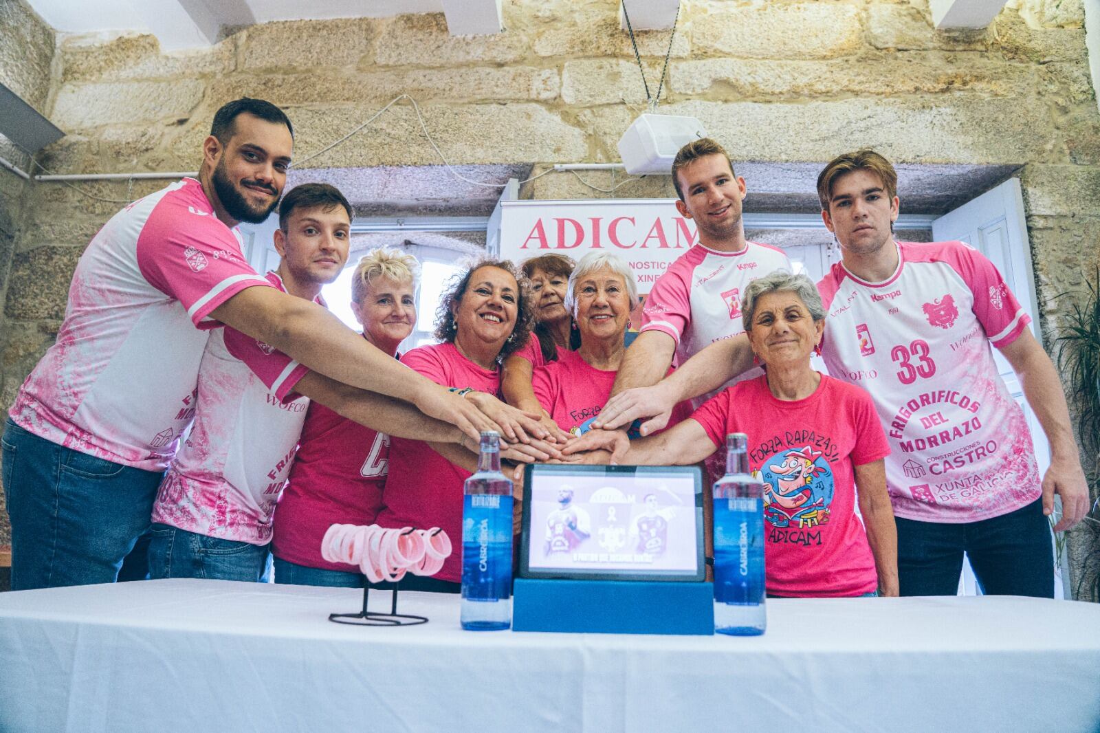 El Cangas jugará de rosa el partido contra Logroño