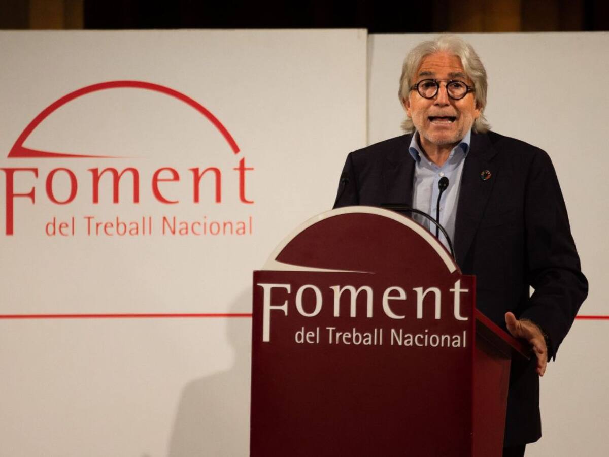 Foment ataca la política de mobilitat de Colau que treu espai al cotxe