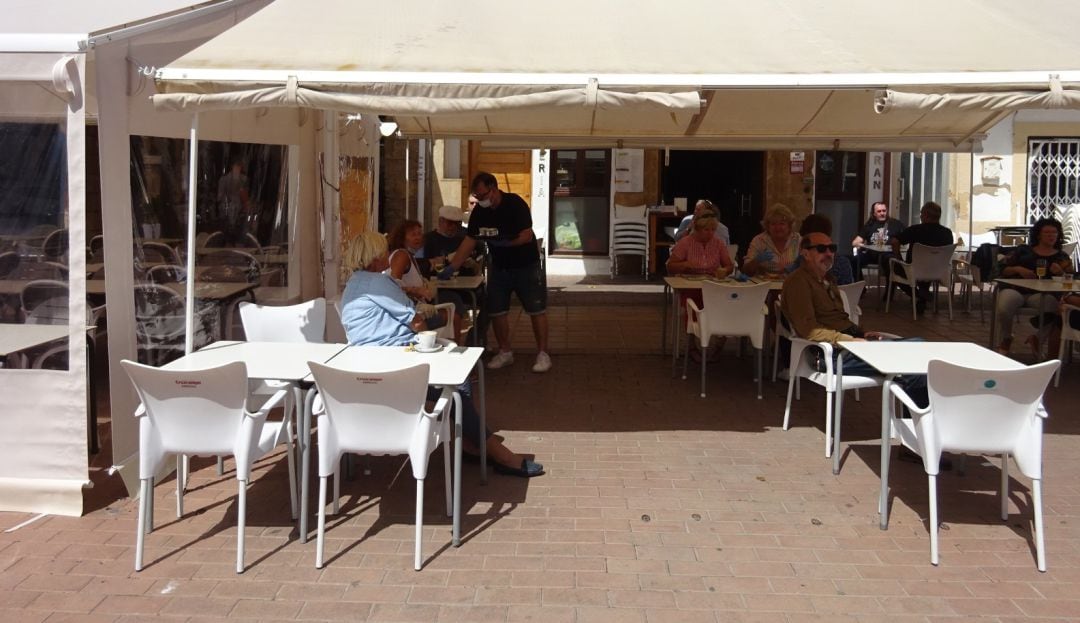 Imagen de archivo de un terraza de  hostelería en Xàbia, el año pasado.