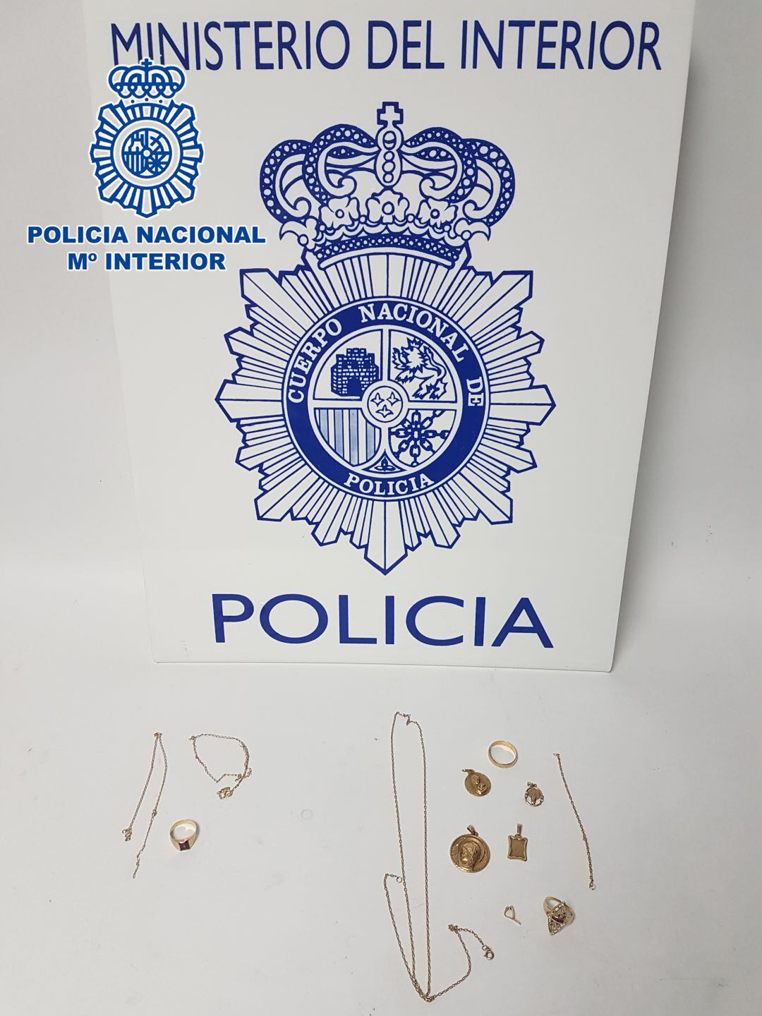 Objetos recuperados por la Policía Nacional
