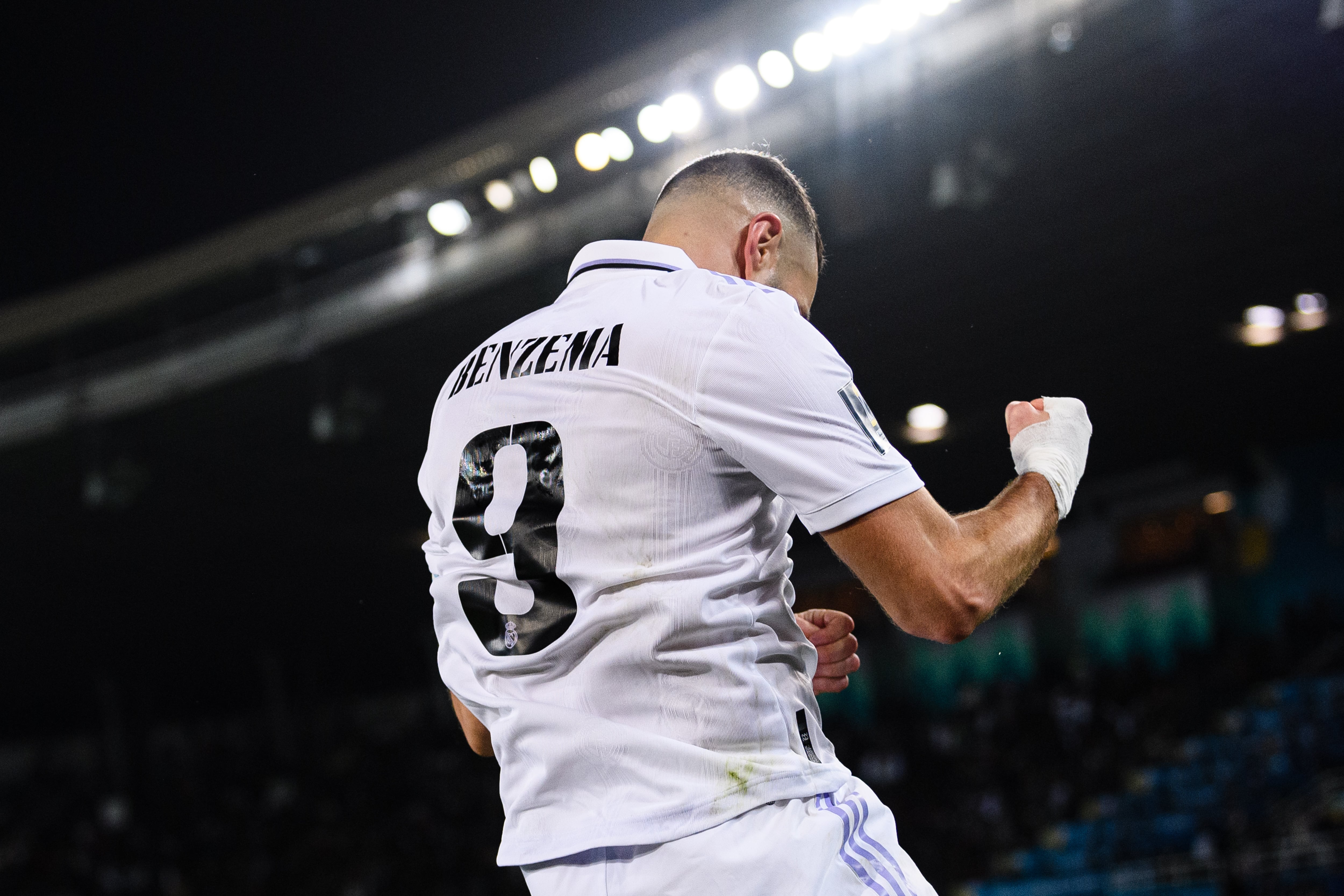 Karim Benzema celebra un gol con el Real Madrid en la final del Mundial de Clubes