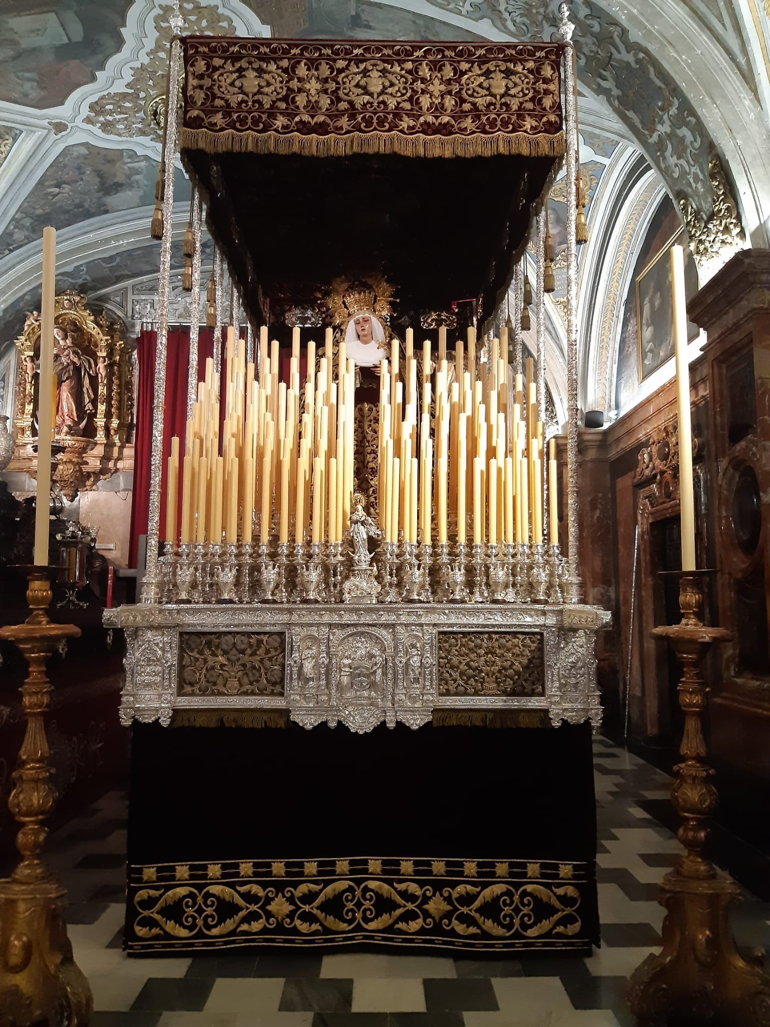 La Virgen de la Presentación del Calvario, en su paso de palio